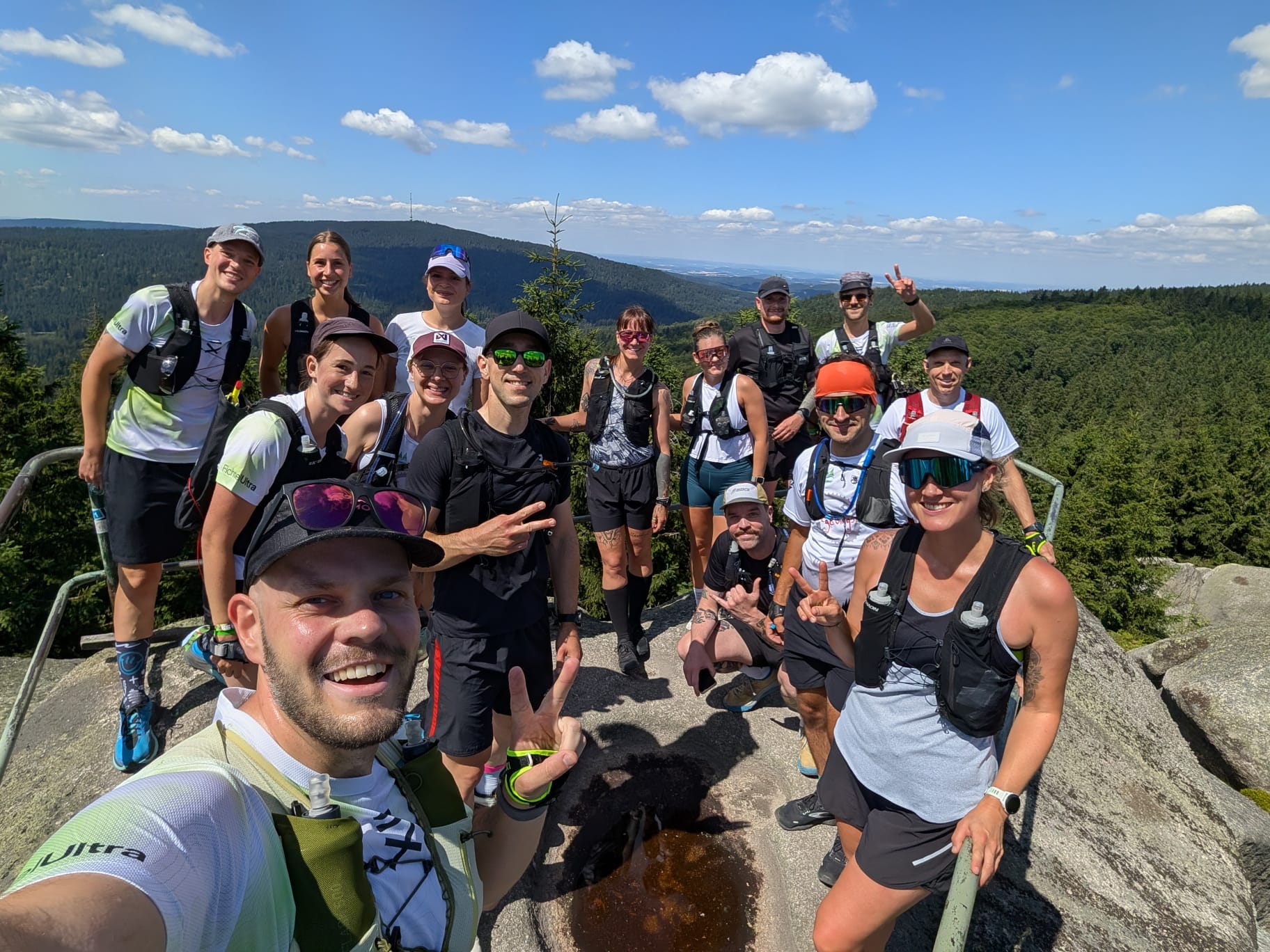 Trails, See-Dip & Fachsimpeln: Unser Community Run beim Naturraum Open Air